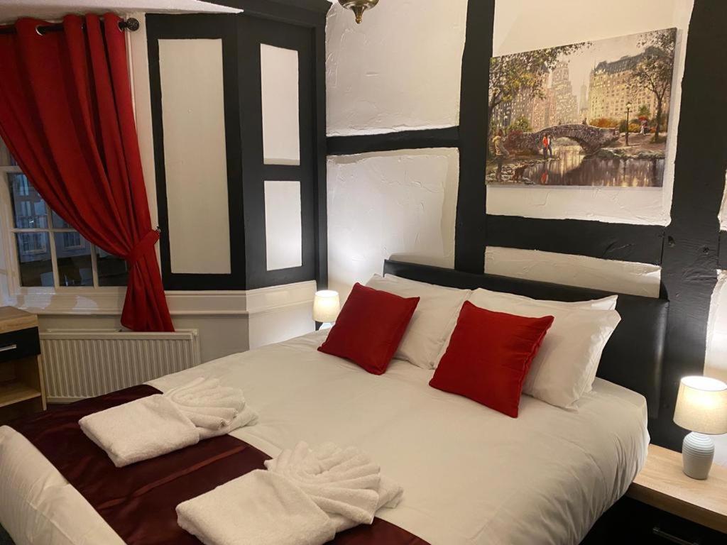 Bugle Hotel Titchfield Екстер'єр фото