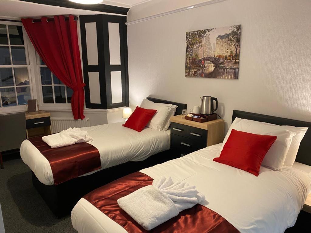 Bugle Hotel Titchfield Екстер'єр фото