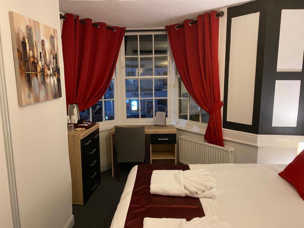 Bugle Hotel Titchfield Екстер'єр фото